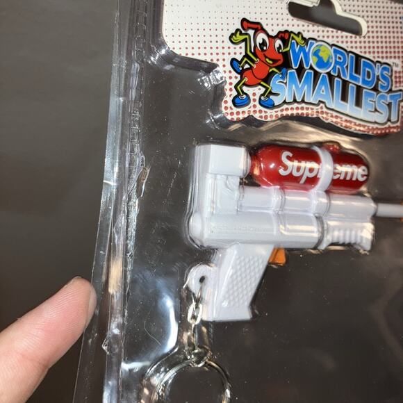 Supreme x Super Soaker 50 Ss19 Squirt Gun Water Pistol Blaster / Keychain *Used* - Picture 6 of 10